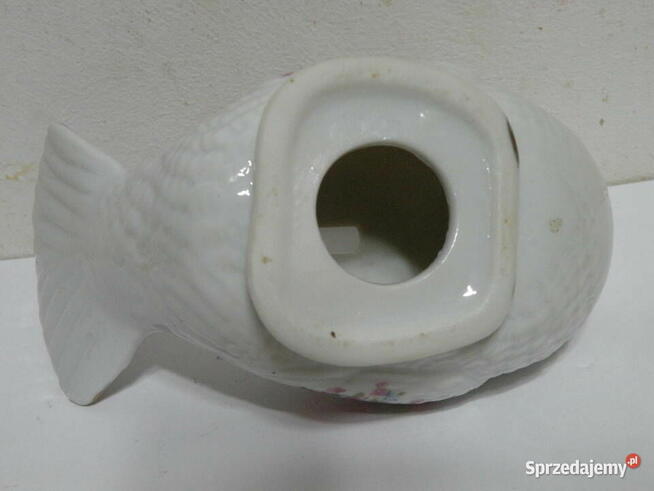 Figurka , skarbonka z PRL-u