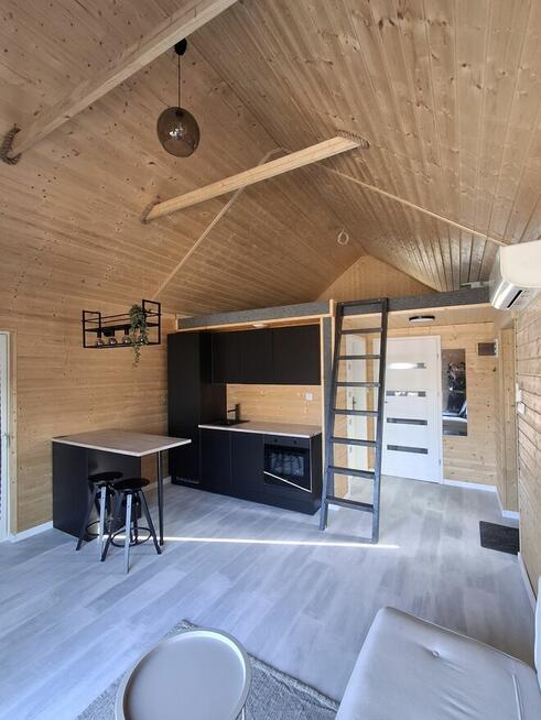 Działka rekreacyjna z nowoczesnym domkiem nad Narwią Stary L