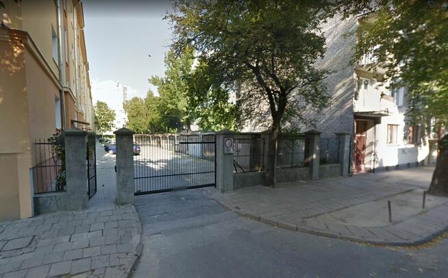 Garaż na Strażackiej w pobliżu Politechniki Lubelskiej