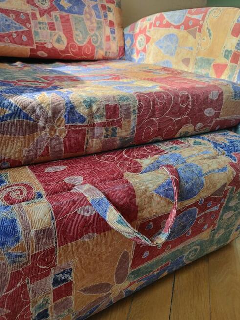 Fotel z funkcją spania z pojemnikiem na pościel