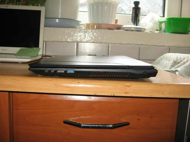 nowy mocny laptop do grania gamingowy 4k geforce i7 8x2,8 no