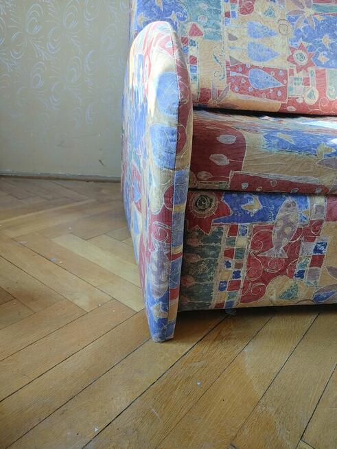 Fotel z funkcją spania z pojemnikiem na pościel