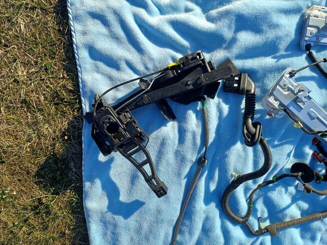 Szyba i inne cześci Ford Kuga II