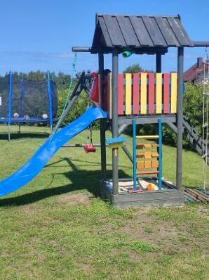 Dwa domki letniskowe blisko lasu i morza