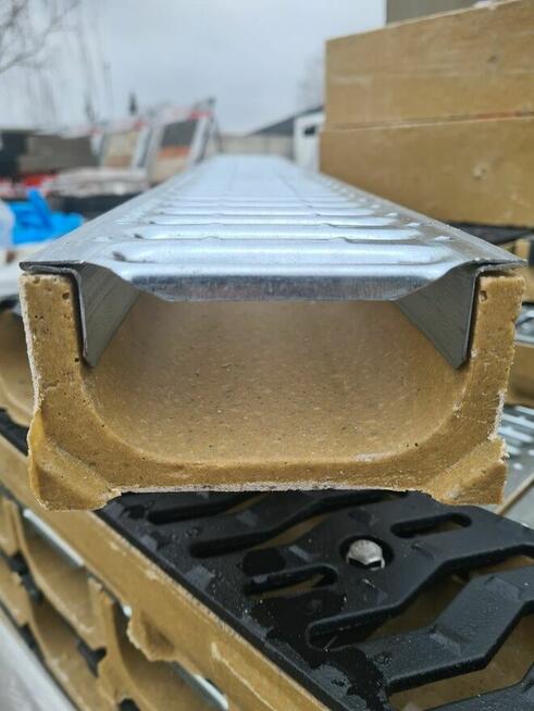 Koryto odwadniające do kostki kanał odpływ