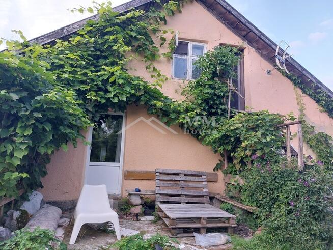 Urokliwe siedlisko na sprzedaż w sercu Warmii .