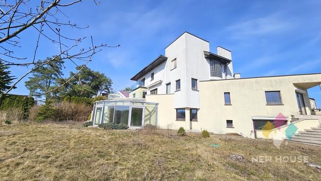 Dom wolnostojący z pięknym widokiem, garażem.