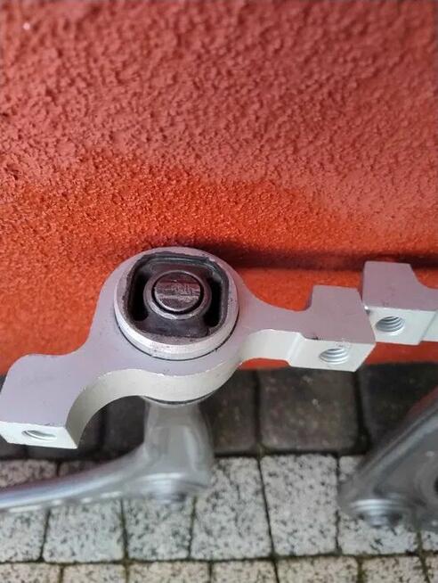 Wahacze przednie do Citroena C5X7 z hydropneumatycznym zawie