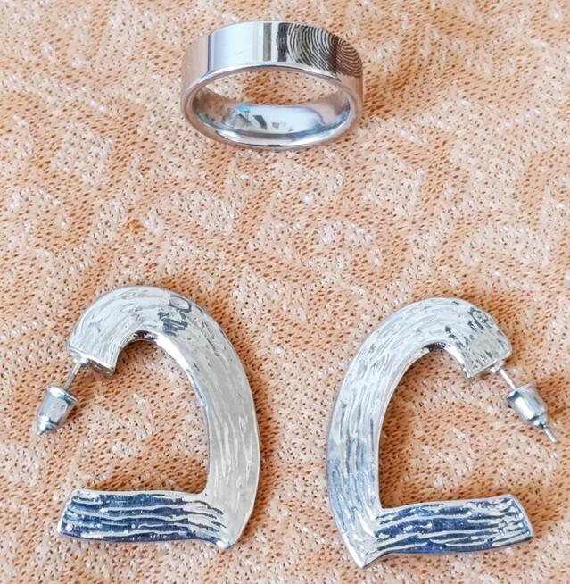 Wyprzedamy biżuterie , medale i różne AKCESORIA rytualne