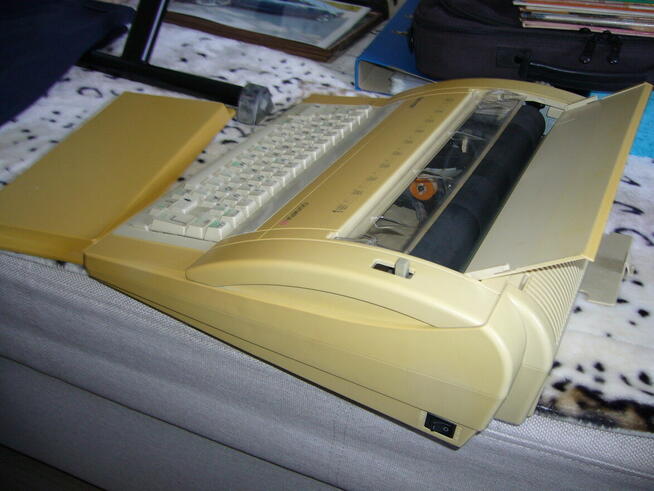 Maszyna elektryczna do pisania sprzedam