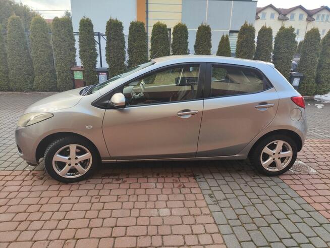 Zadbane i zwinne autko do miasta – Mazda 2 |opony całoroczne