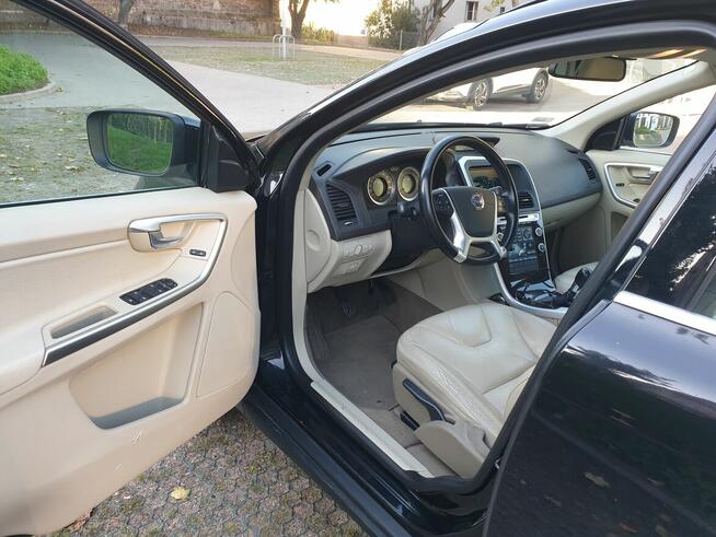 VOLVO XC60*MOMENTUM*2010