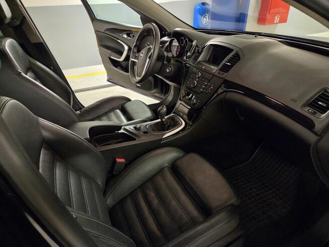 Opel Insignia, polski salon