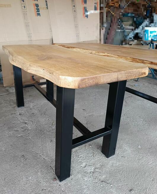 Stół z czarnego dębu