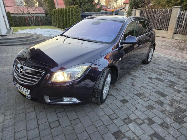 Opel Insignia, polski salon