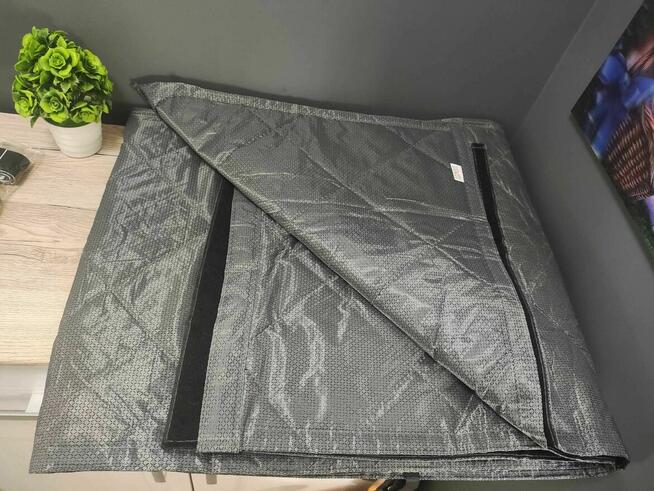 Kurtyna termiczna zasłona izolacyjna na drzwi okno