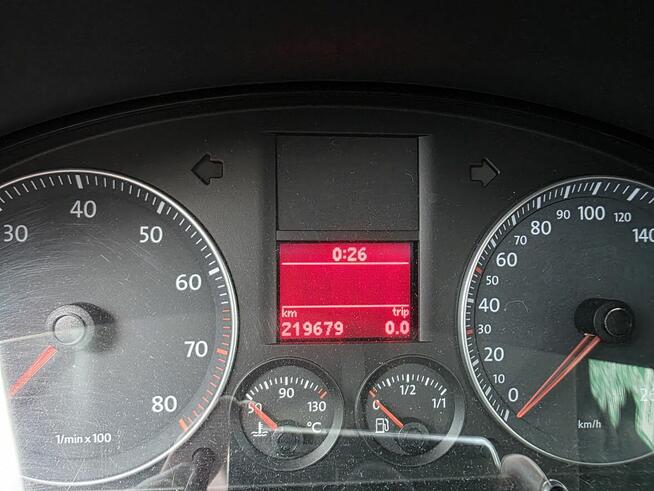 Volkswagen Touran 1.4 TSI 140 KM – bogata wersja – 4000 zł