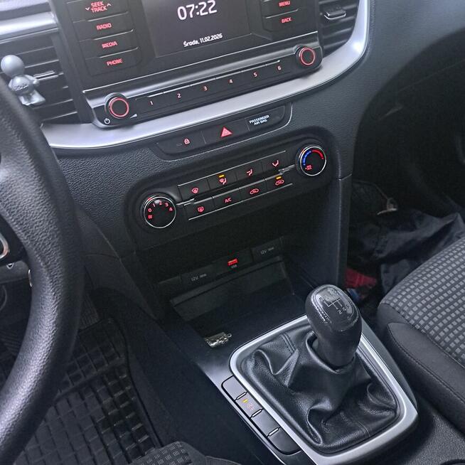 Zadbana i oszczędna kia ceed scr L