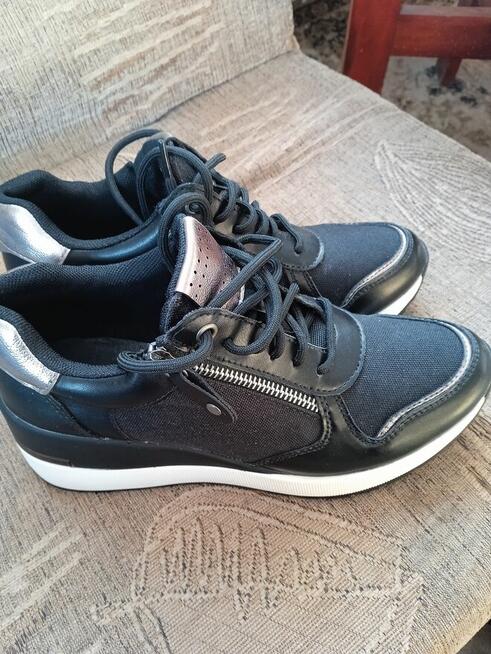 Witam sprzedam buty damskie