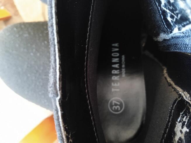 Witam sprzedam buty damskie