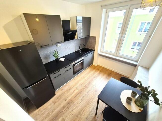 Przestronne 2 pokojowe mieszkanie przy ul. 1 Maja