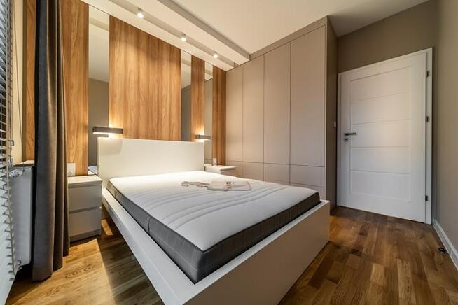 2 pokoje + balkon i miejsce w garażu-Kazimierza 32