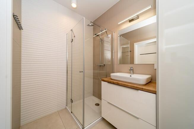 2 pokoje + balkon i miejsce w garażu-Kazimierza 32