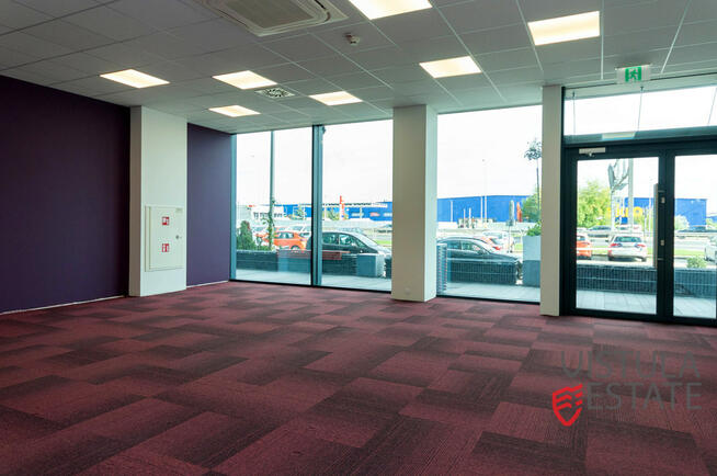 Lokal parterowy w biurowcu | 124 m2