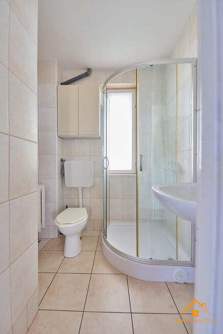 Dom z halą warsztatowo-garażową przy S7