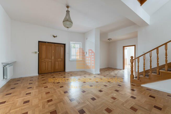 Dom Warszawa Wilanów, Wilanów Niski, Biedronki