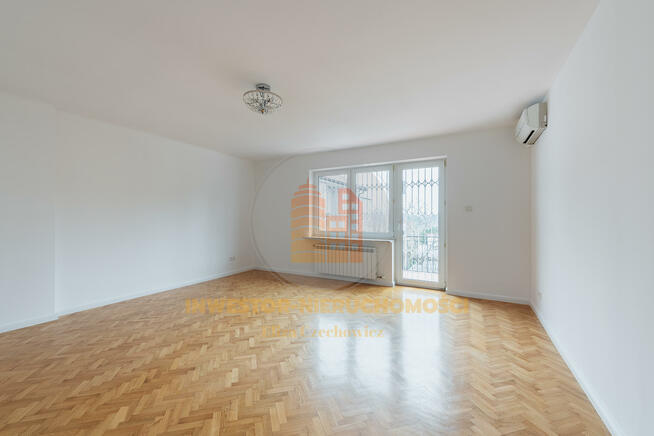 Dom Warszawa Wilanów, Wilanów Niski, Biedronki