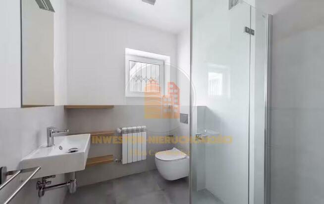 Dom Warszawa Wilanów, Wilanów Niski, Biedronki