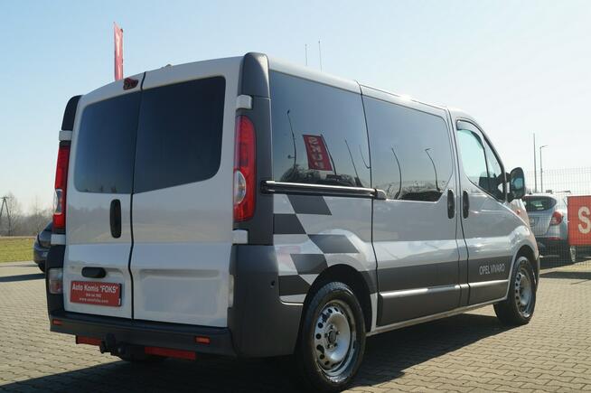 Opel Vivaro 9 OSOB. HAK NAVI ALUFELGI 2,0 115 KM DOINWESTOWANY ZADBANY