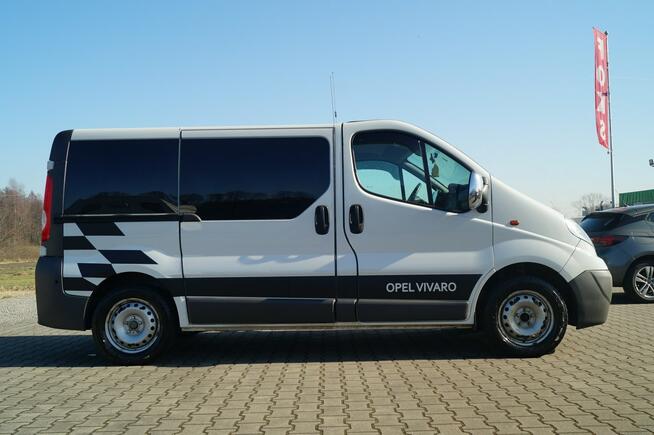 Opel Vivaro 9 OSOB. HAK NAVI ALUFELGI 2,0 115 KM DOINWESTOWANY ZADBANY