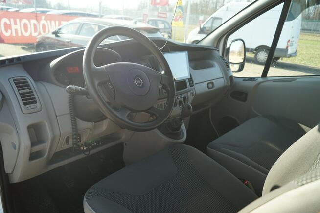 Opel Vivaro 9 OSOB. HAK NAVI ALUFELGI 2,0 115 KM DOINWESTOWANY ZADBANY
