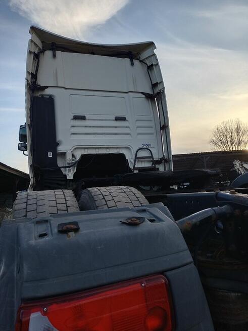 Man w całości lub na części