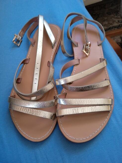 Witam sprzedam buty damskie