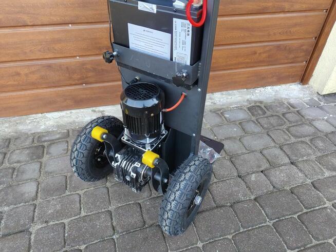 Schodołaz towarowy elektryczny 400kg wózek transportowy na s