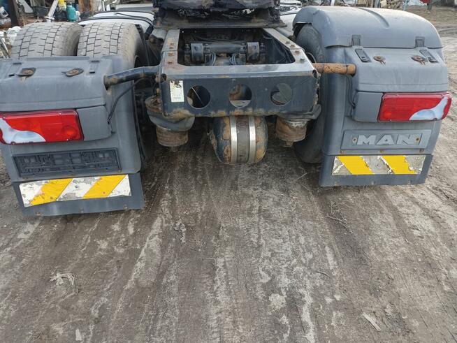 Man w całości lub na części