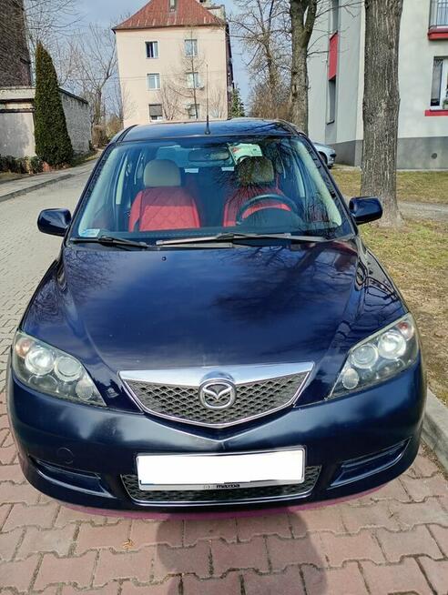Mazda 2 dy benzyna hatchback bez wkładu finansowego .