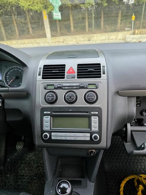 Volkswagen Touran 1.4 TSI 140 KM – bogata wersja – 4000 zł