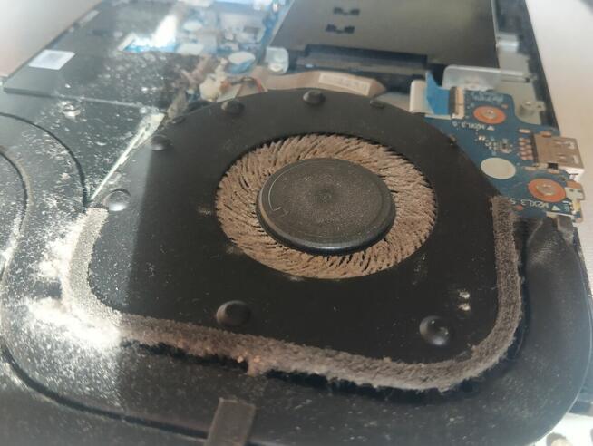 Układ chłodzenia w laptopie - regeneracja/Używane laptopy
