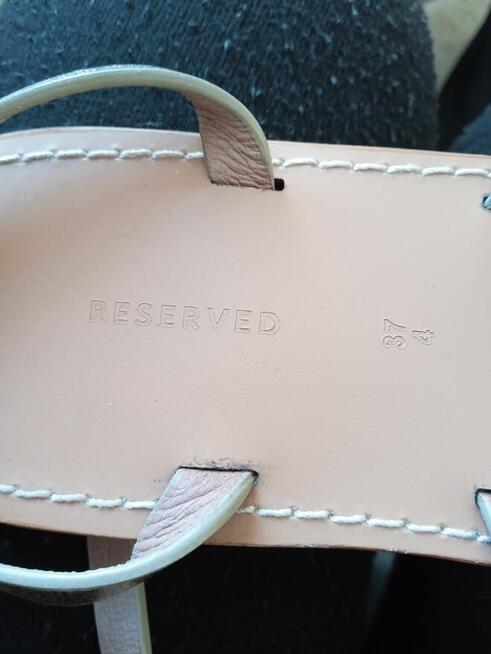 Witam sprzedam buty damskie