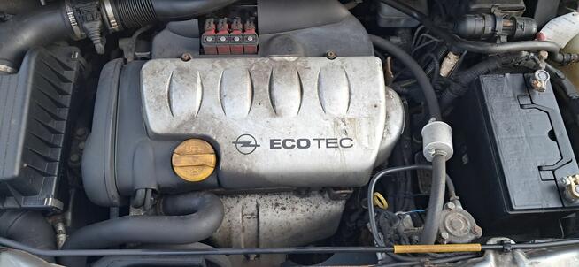 Opel Zafira 1.8 LPG stan idealny 99 rok ///raczej na części
