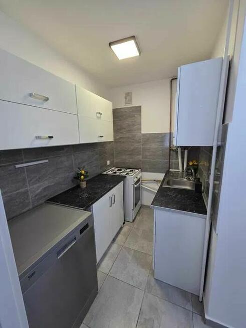 zamienię mieszkanie 3 pokoje na kawalerkę lub 2 pokoje