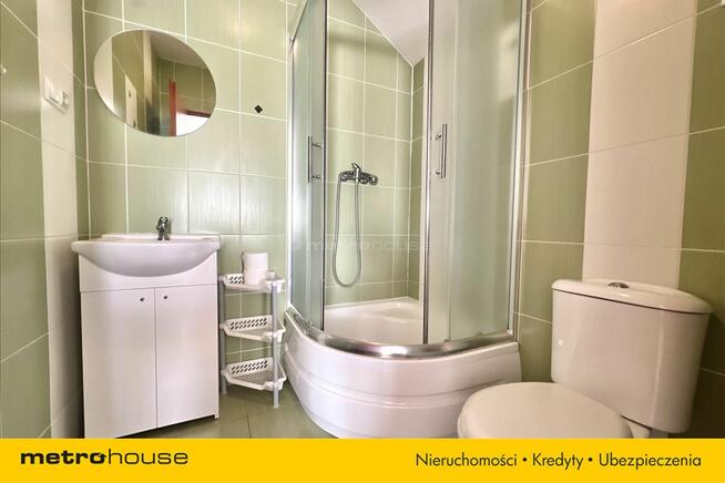 Dwa domy z linią brzegową Jezioraka Szałkowo