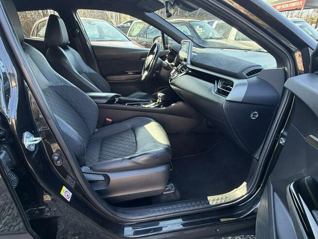 Toyota C-HR 1,8 selection skóra full LED hybryda m