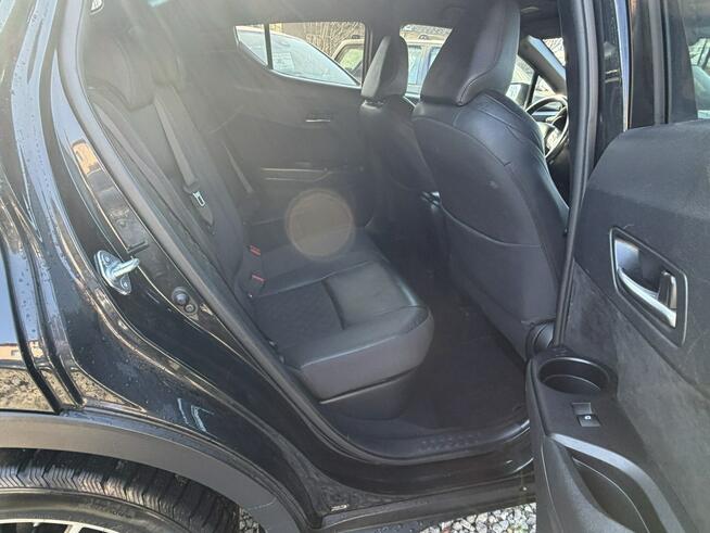 Toyota C-HR 1,8 selection skóra full LED hybryda m