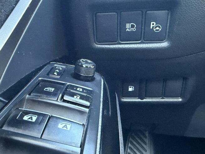 Toyota C-HR 1,8 selection skóra full LED hybryda m