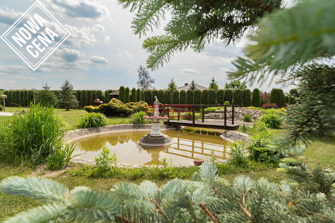 Wolnostojący, do wejścia, zagospodarowana działka